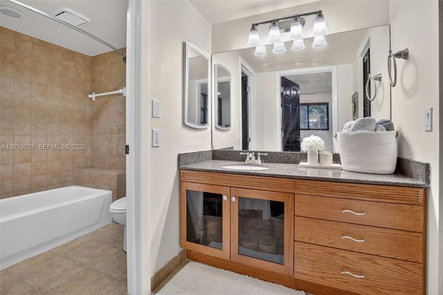 381 NW 94th Terrace, Plantation, FL 33324
