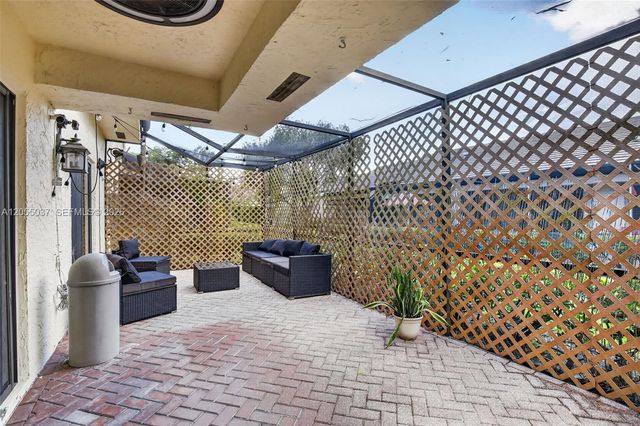 381 NW 94th Terrace, Plantation, FL 33324