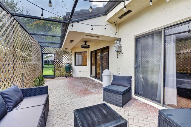 381 NW 94th Terrace, Plantation, FL 33324