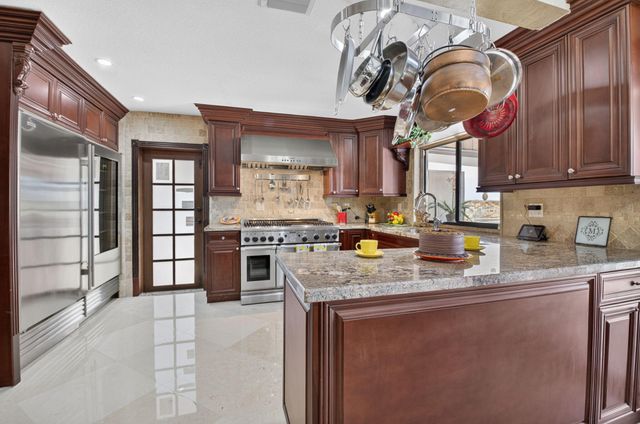 663 DEER CREEK HOLLOWS Circle, Deerfield Beach, FL 33442