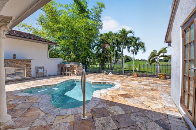 663 DEER CREEK HOLLOWS Circle, Deerfield Beach, FL 33442