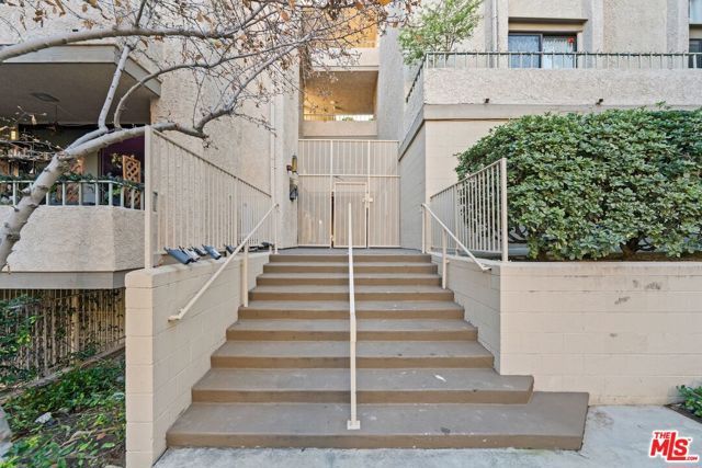 4141 Via Marisol 208, Los Angeles, CA 90042