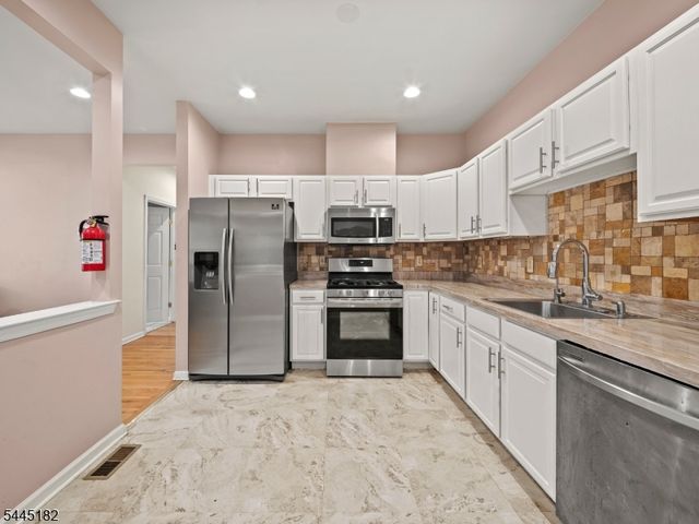 67 Rhyan Dr, Parsippany-troy Hills Twp., NJ 07054