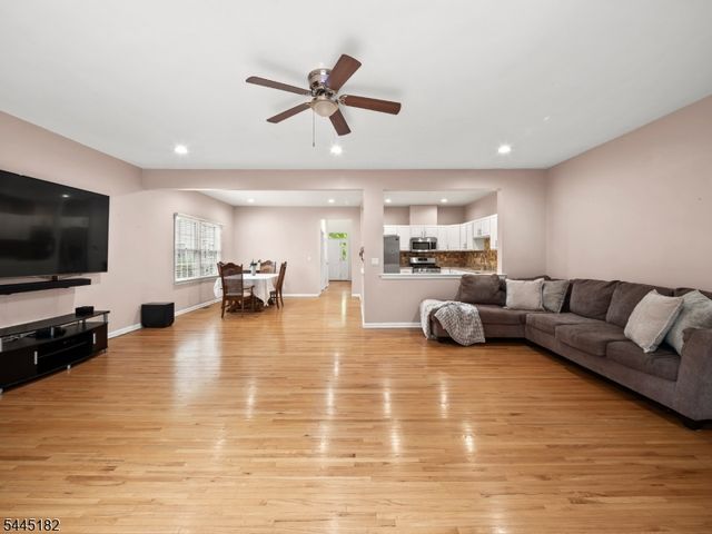 67 Rhyan Dr, Parsippany-troy Hills Twp., NJ 07054