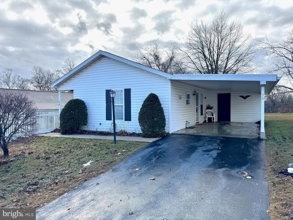 36 WESTVIEW TER, Womelsdorf, PA 19567