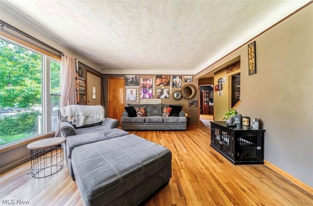 1866 Braeburn Park Drive, Euclid, OH 44117