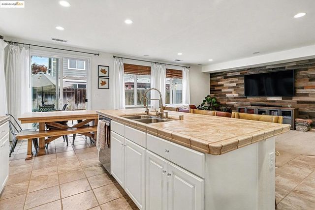 4794 Snowy Egret Way, Oakley, CA 94561