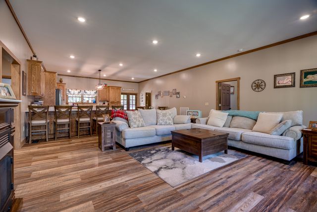 14 Ashley Ct, Lawrenceburg, TN 38464