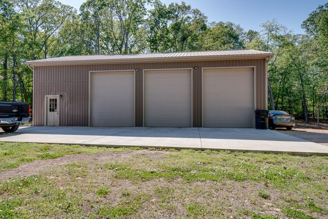 14 Ashley Ct, Lawrenceburg, TN 38464