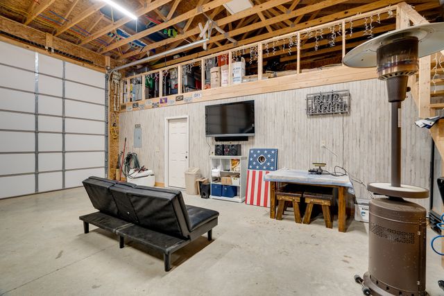 14 Ashley Ct, Lawrenceburg, TN 38464