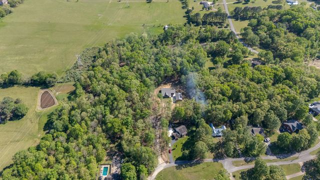 14 Ashley Ct, Lawrenceburg, TN 38464