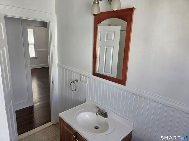 219 Columbia Street 2ndfl, New Britain, CT 06052