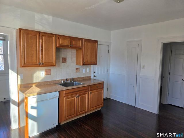 219 Columbia Street 2ndfl, New Britain, CT 06052