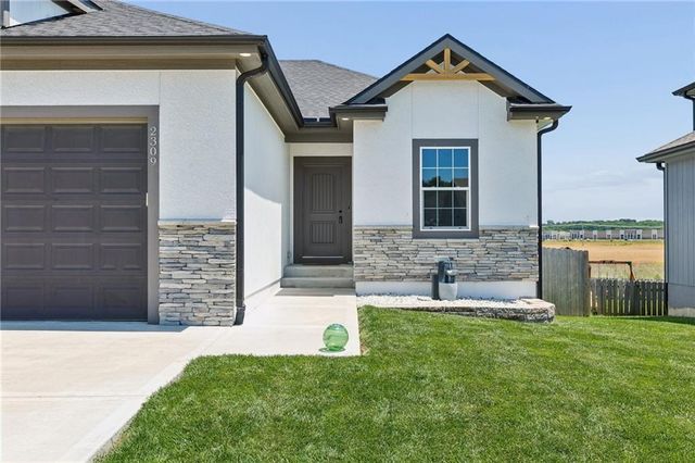 2309 S Eagle Court, Independence, MO 64057