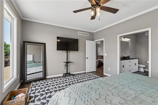 2309 S Eagle Court, Independence, MO 64057