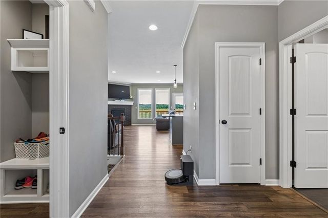 2309 S Eagle Court, Independence, MO 64057