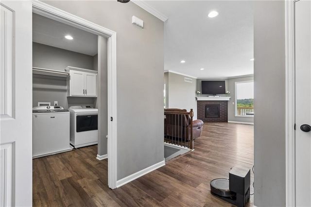 2309 S Eagle Court, Independence, MO 64057