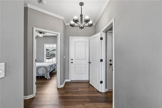 2309 S Eagle Court, Independence, MO 64057