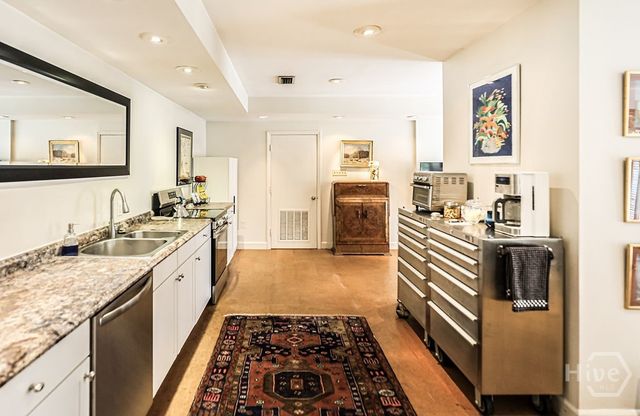 1700 Skidaway Road, Savannah, GA 31404