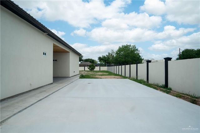 106 W Eldora Road, San Juan, TX 78589