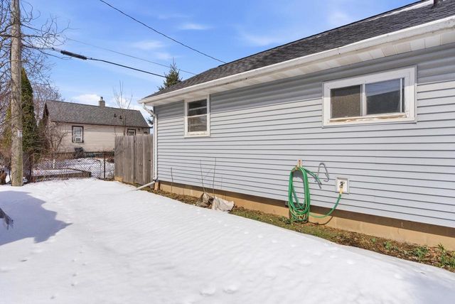 20 N RESERVE AVENUE, Fond Du Lac, WI 54935