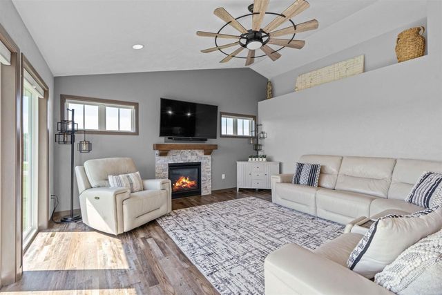 6636 RUSTIC OAKS DRIVE, Winneconne, WI 54986