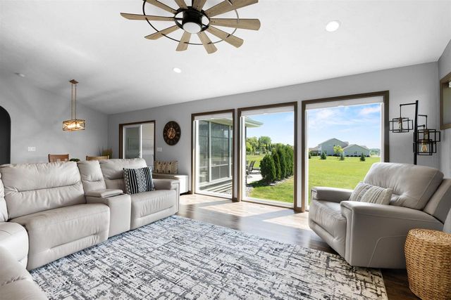 6636 RUSTIC OAKS DRIVE, Winneconne, WI 54986