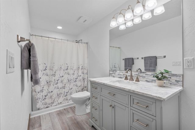 6636 RUSTIC OAKS DRIVE, Winneconne, WI 54986