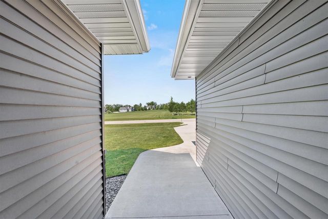 6636 RUSTIC OAKS DRIVE, Winneconne, WI 54986