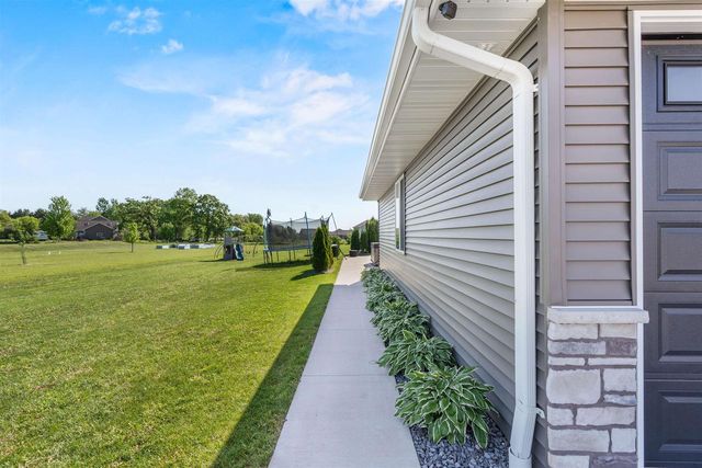 6636 RUSTIC OAKS DRIVE, Winneconne, WI 54986