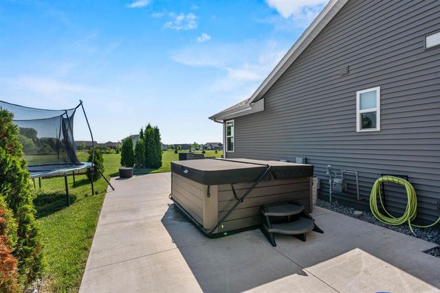 6636 RUSTIC OAKS DRIVE, Winneconne, WI 54986