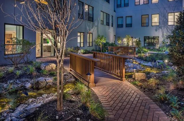 416 W 52nd St Apt 324, New York City, NY 10019