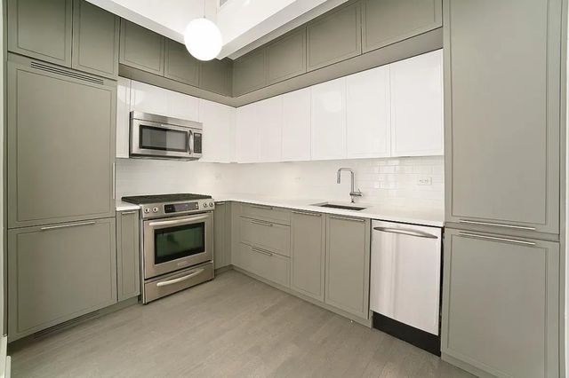 416 W 52nd St Apt 324, New York City, NY 10019