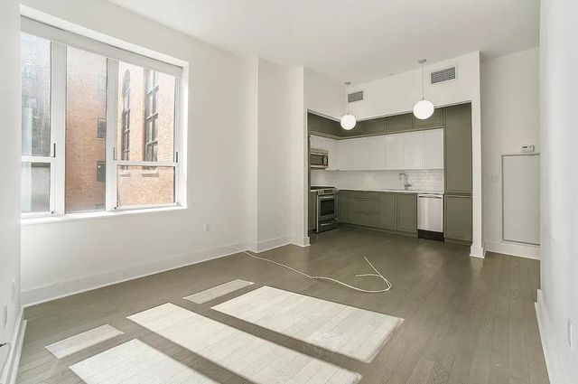 416 W 52nd St Apt 324, New York City, NY 10019