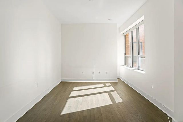 416 W 52nd St Apt 324, New York City, NY 10019