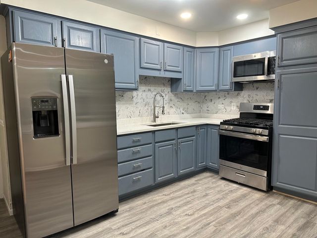 248 N Gay Court, Glenwood, IL 60425