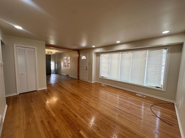 248 N Gay Court, Glenwood, IL 60425