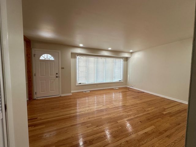 248 N Gay Court, Glenwood, IL 60425