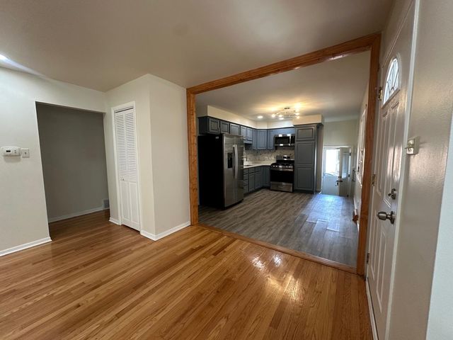 248 N Gay Court, Glenwood, IL 60425