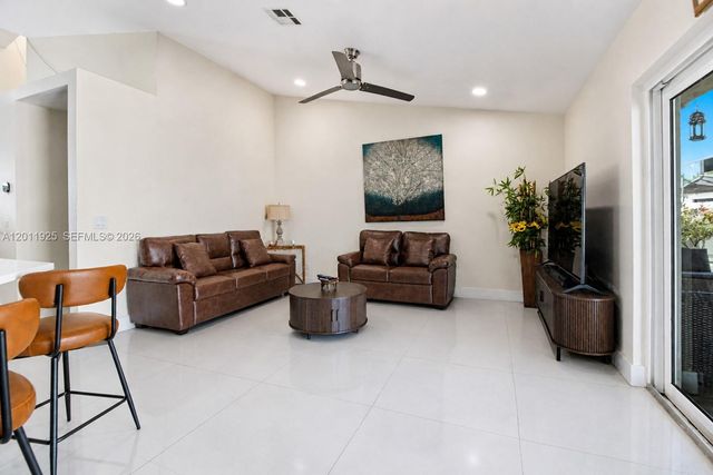 18083 SW 13th St, Pembroke Pines, FL 33029