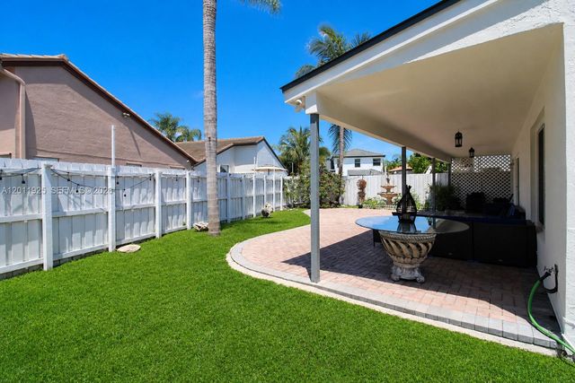 18083 SW 13th St, Pembroke Pines, FL 33029