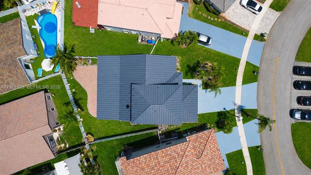 18083 SW 13th St, Pembroke Pines, FL 33029