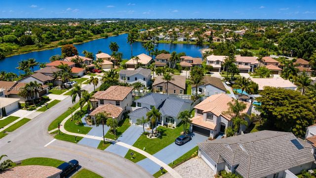 18083 SW 13th St, Pembroke Pines, FL 33029