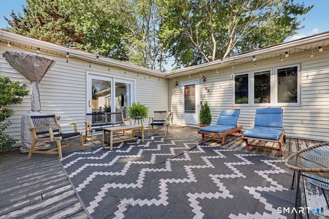 52 West Street, Shelton, CT 06484