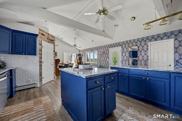 52 West Street, Shelton, CT 06484