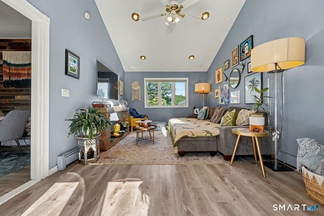 52 West Street, Shelton, CT 06484