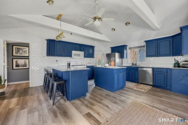 52 West Street, Shelton, CT 06484