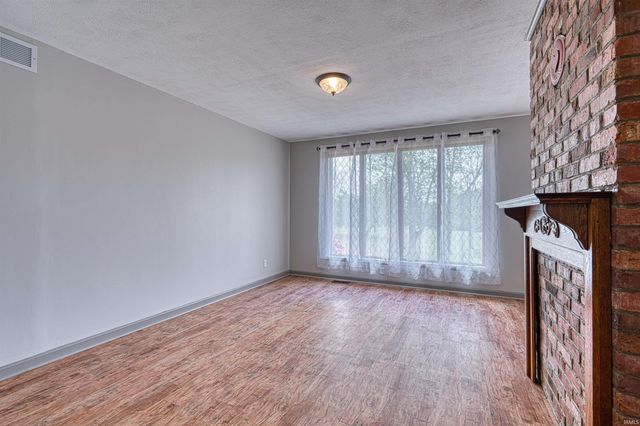 1899 W Kelly Road, Boonville, IN 47601