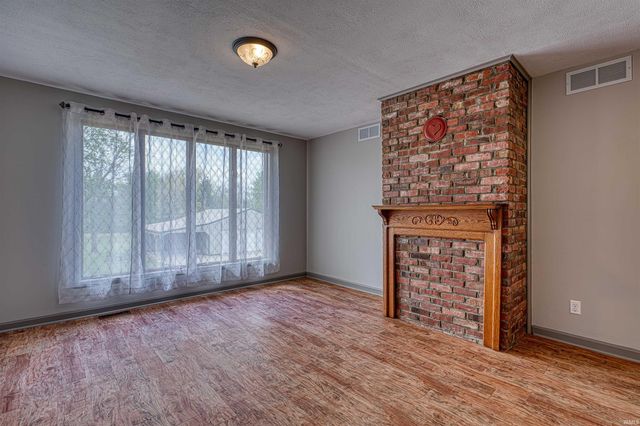 1899 W Kelly Road, Boonville, IN 47601