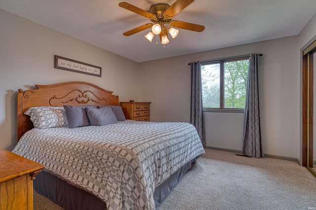 1899 W Kelly Road, Boonville, IN 47601